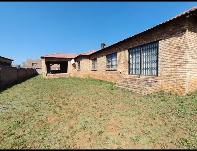4 BEDROOM HOUSE FOR SALE IN VAALPARK